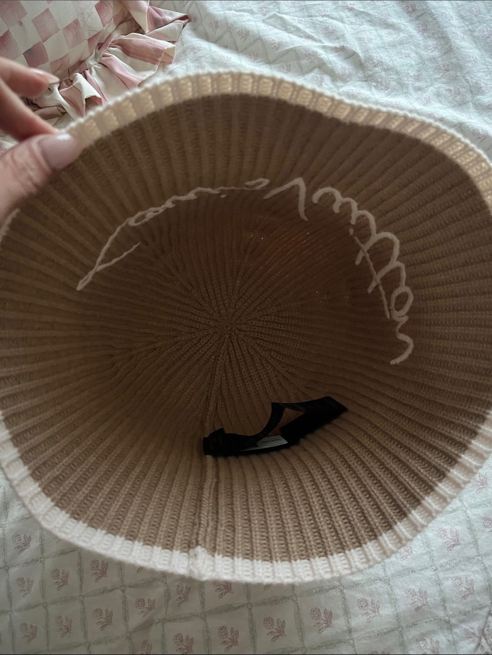 Louis Vuitton Script Hat - Picture 6 of 8